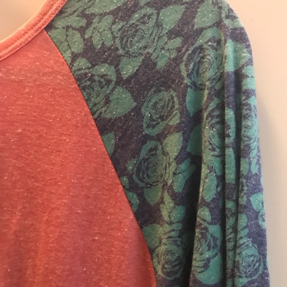 Lularoe Randy tee - Picture 3 of 5